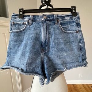 Abercrombie & Fitch The 90's Relaxed Cutoff Shorts size 6 festival concert denim
